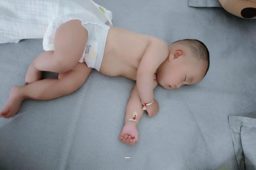 南充宝宝总是摇头怎么回事